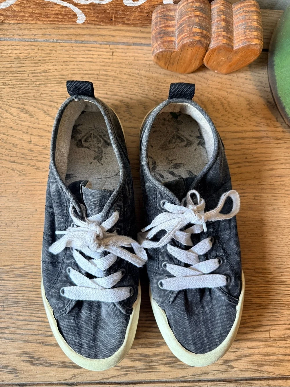 Roxy Black Canvas Low-Top Sneakers